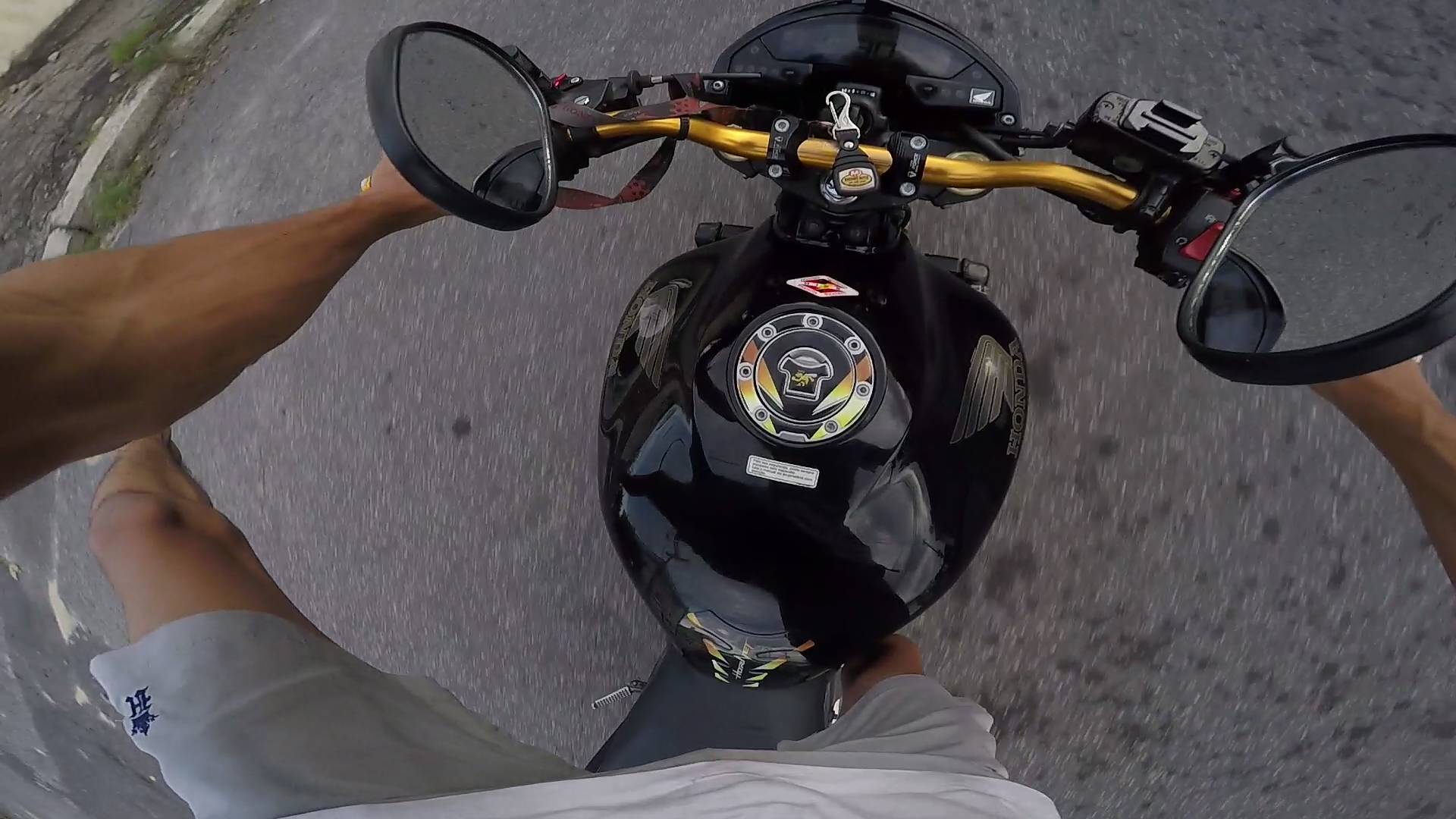 http://videos.introcdc.com/Canal/MotoVlog/Serjona/Rafael de Bicicleta/GOPR4263.00_11_56_03.Quadro010.png